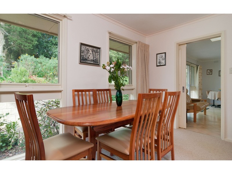 6 Beaulieu  Avenue, Lilydale VIC 3140