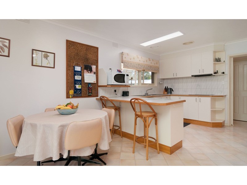 6 Beaulieu  Avenue, Lilydale VIC 3140