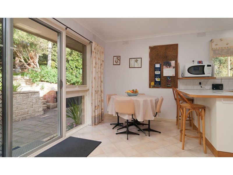 6 Beaulieu  Avenue, Lilydale VIC 3140