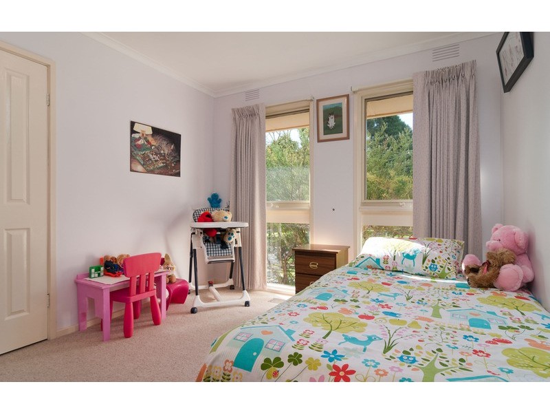 6 Beaulieu  Avenue, Lilydale VIC 3140