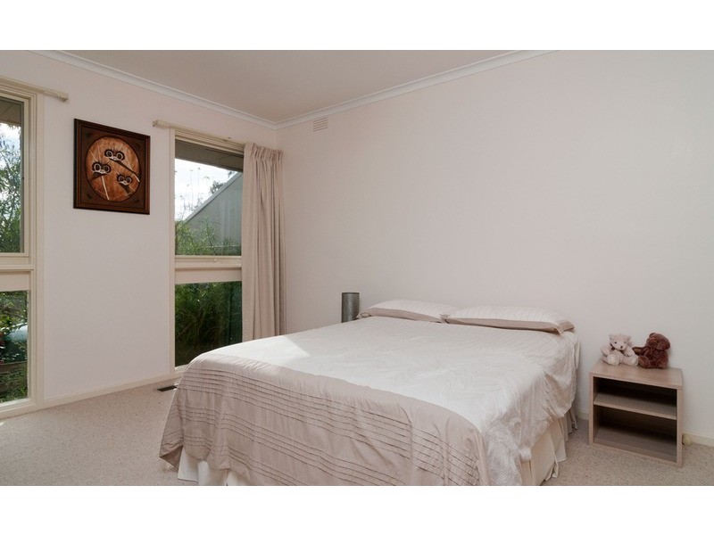 6 Beaulieu  Avenue, Lilydale VIC 3140