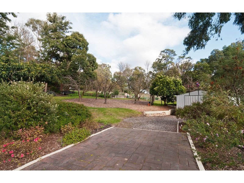 6 Beaulieu  Avenue, Lilydale VIC 3140