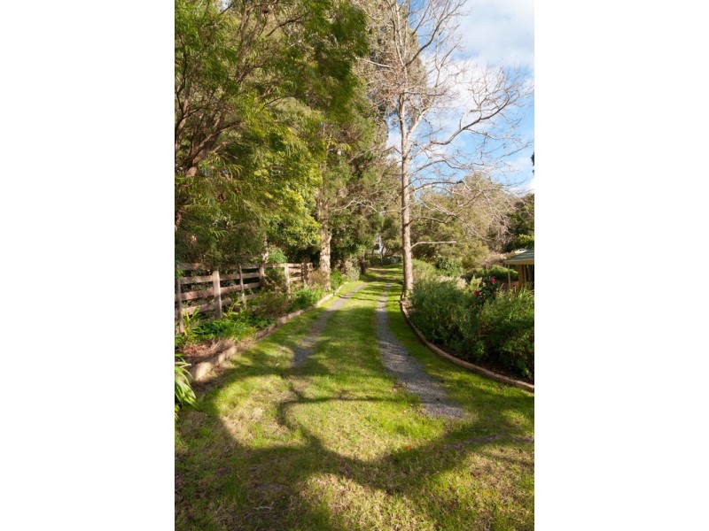 6 Beaulieu  Avenue, Lilydale VIC 3140