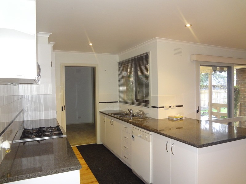 15 David  Drive, Mooroolbark VIC 3138