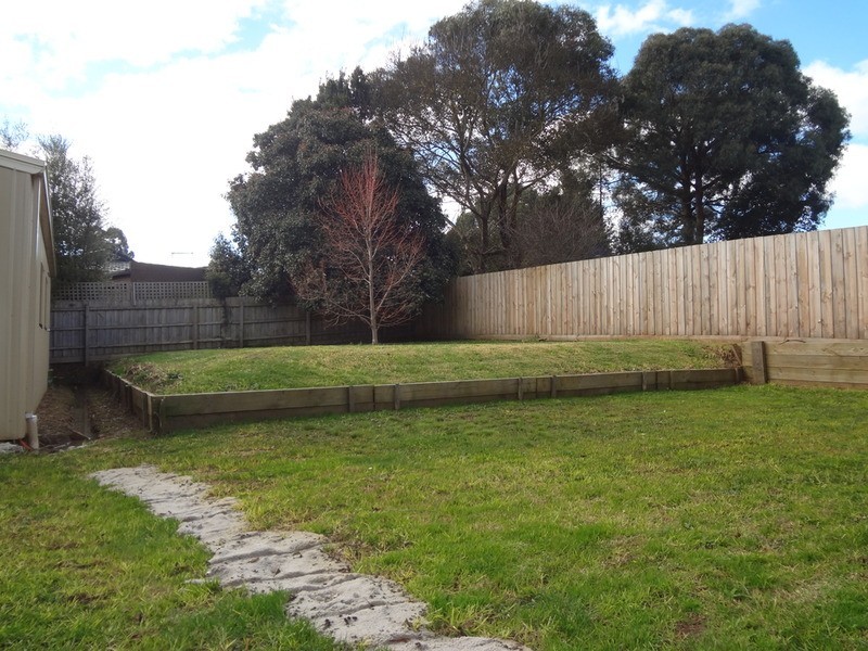 15 David  Drive, Mooroolbark VIC 3138