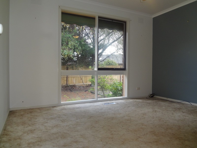 15 David  Drive, Mooroolbark VIC 3138