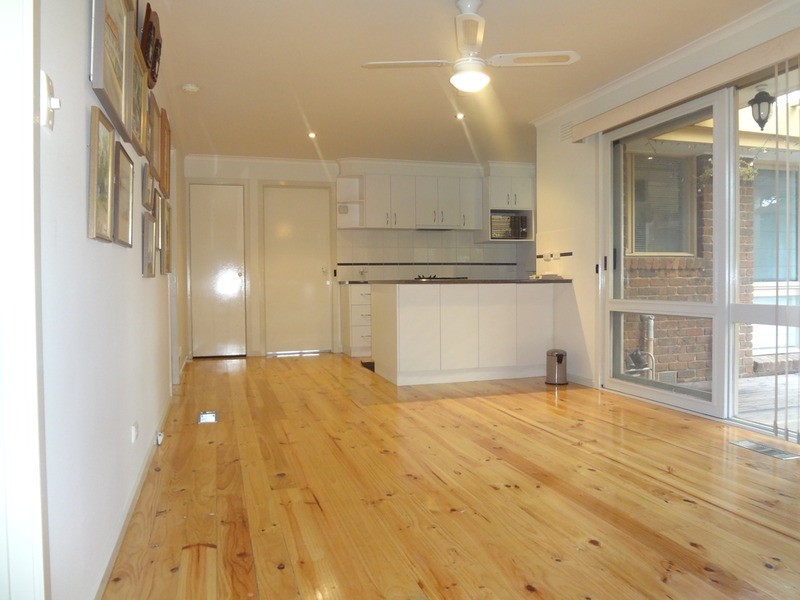 15 David  Drive, Mooroolbark VIC 3138