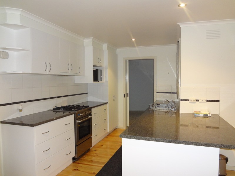 15 David  Drive, Mooroolbark VIC 3138