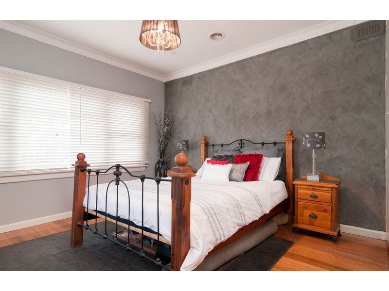 11 View Street, Croydon VIC 3136