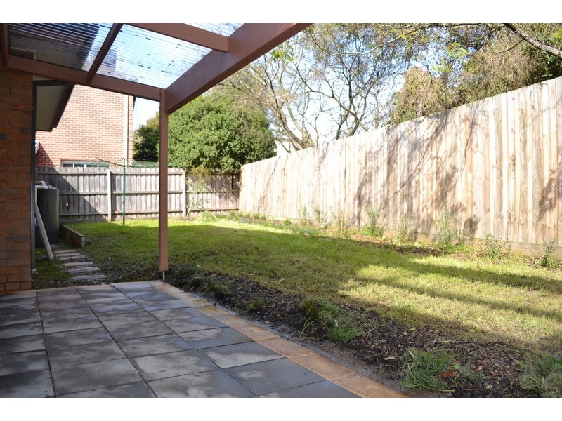 4/15 Ross Road, Croydon VIC 3136
