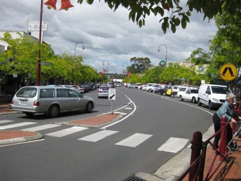 On  Main Street, Croydon VIC 3136