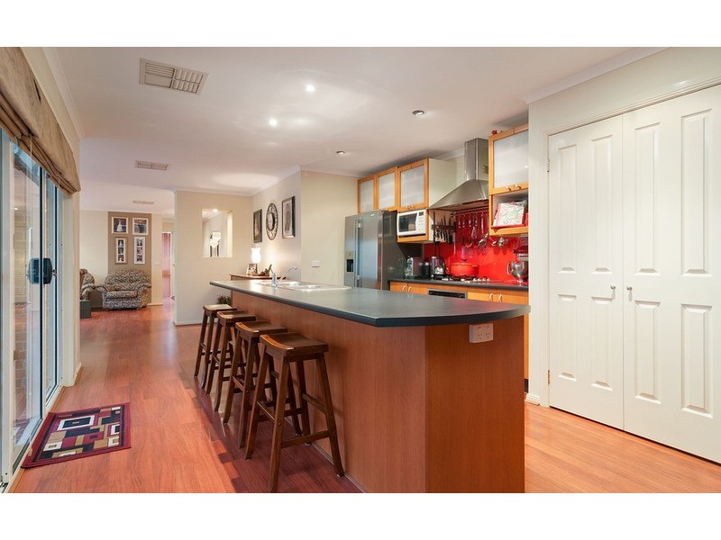 12 Paris Court, Mooroolbark VIC 3138