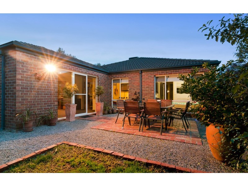 12 Paris Court, Mooroolbark VIC 3138