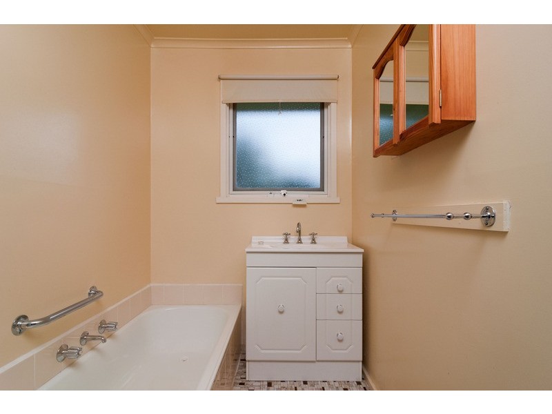 55 Dryden Concourse, Mooroolbark VIC 3138