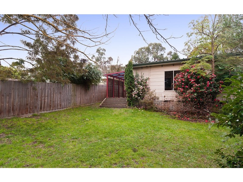 92 Cambridge Road, Kilsyth VIC 3137