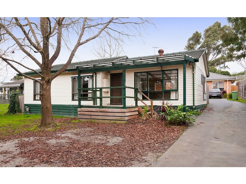 38 Esther Crescent, Mooroolbark VIC 3138