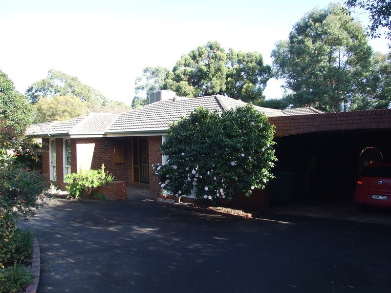 11 Morrison Crescent, Kilsyth VIC 3137