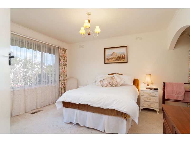 60 Croydondale Drive, Mooroolbark VIC 3138