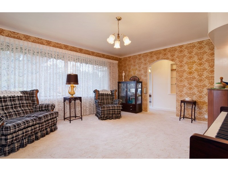 60 Croydondale Drive, Mooroolbark VIC 3138