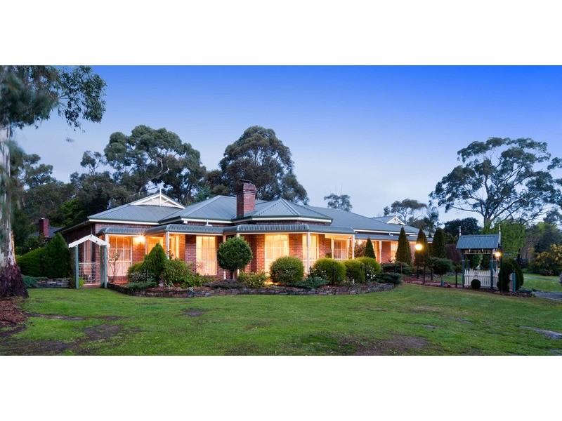 1 Fielden Close, Mooroolbark VIC 3138