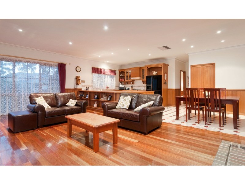 1 Fielden Close, Mooroolbark VIC 3138