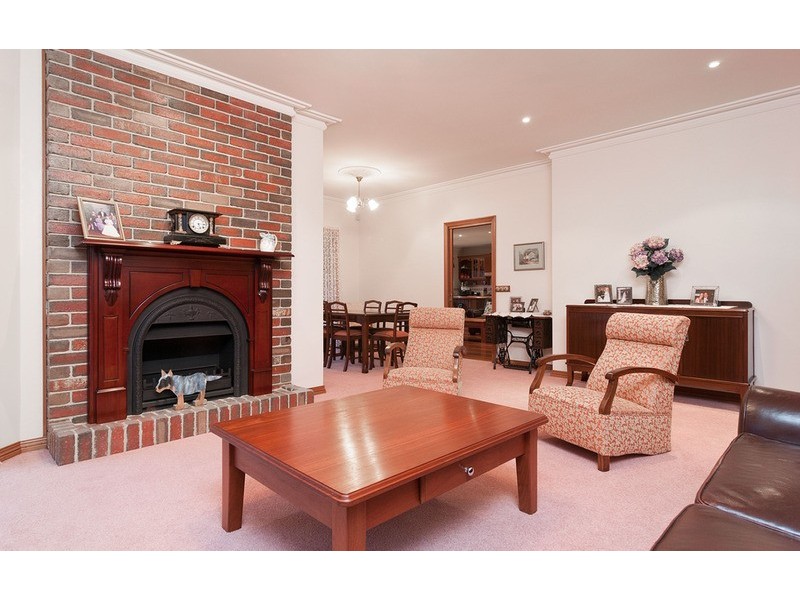 1 Fielden Close, Mooroolbark VIC 3138