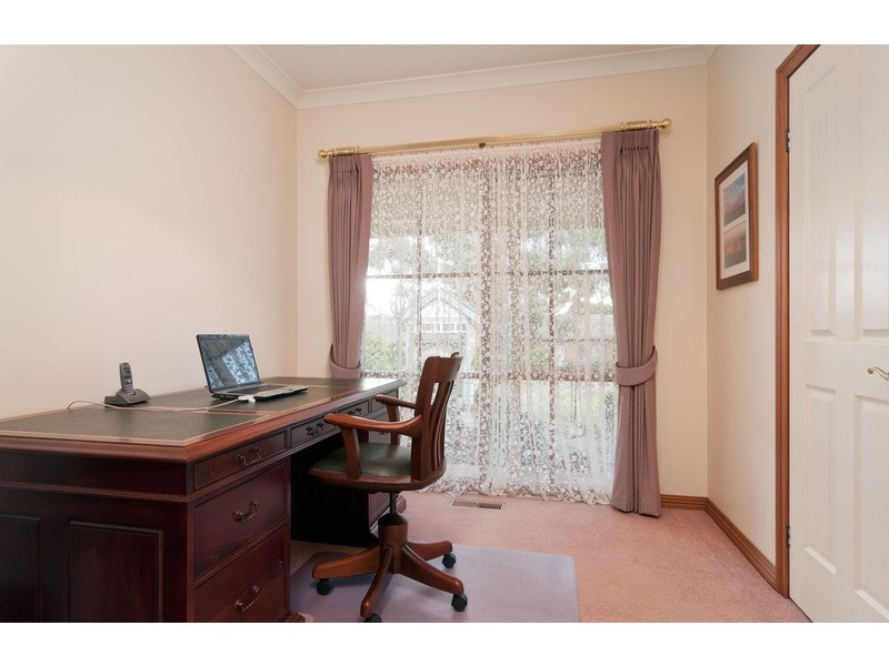 1 Fielden Close, Mooroolbark VIC 3138