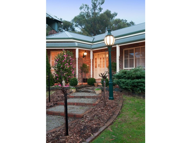 1 Fielden Close, Mooroolbark VIC 3138