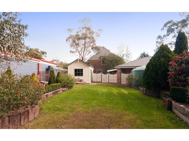 1 Fielden Close, Mooroolbark VIC 3138