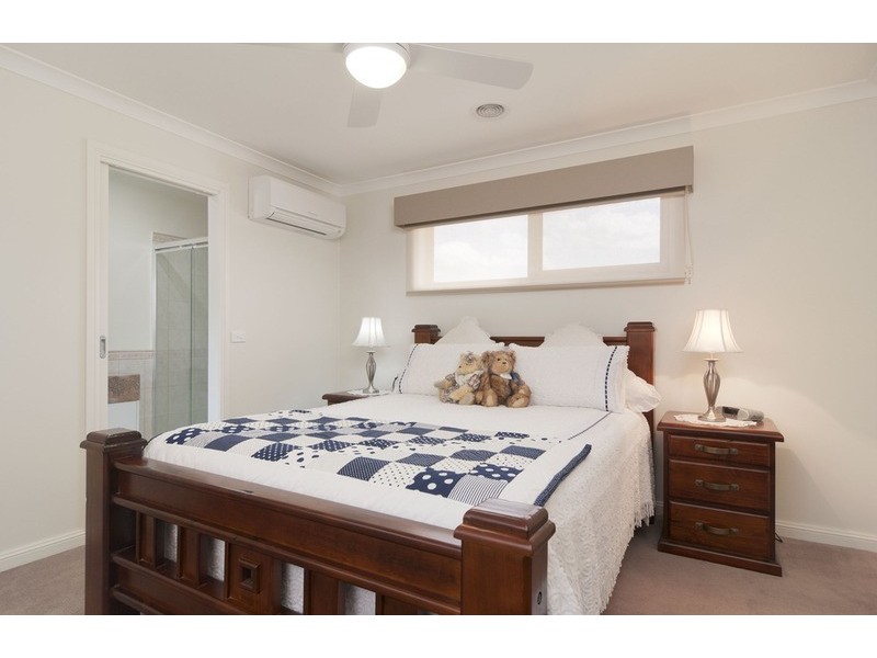 8/4-6 Cambridge Road, Mooroolbark VIC 3138