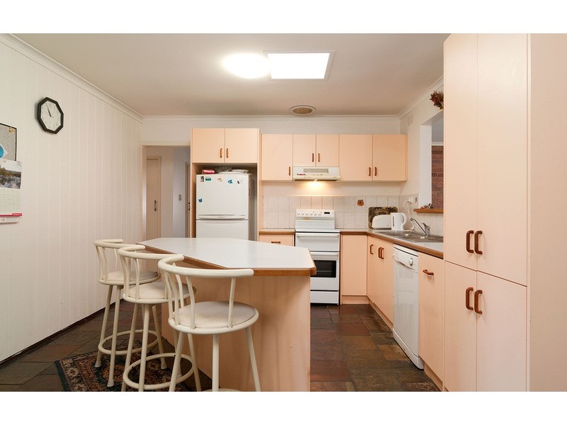 76 Hawthory Road, Kilsyth VIC 3137