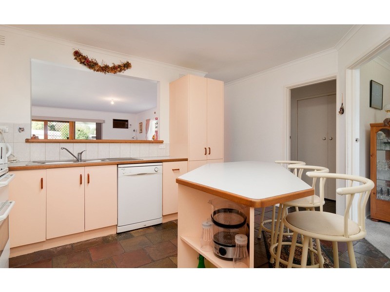 76 Hawthory Road, Kilsyth VIC 3137