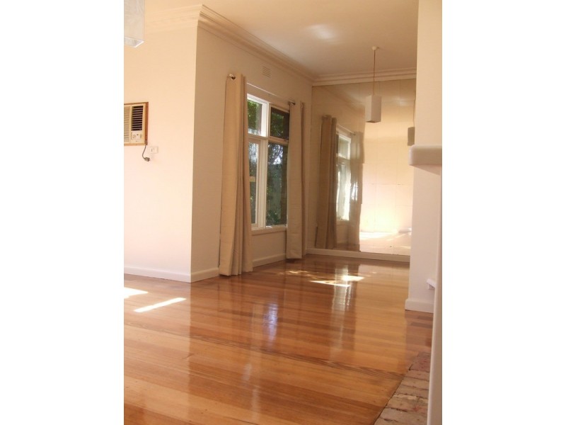 18 Urana  Street, Kilsyth VIC 3137