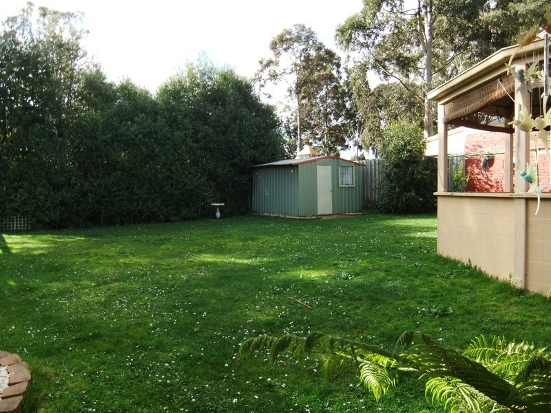 27 Songbird Avenue, Chirnside Park VIC 3116