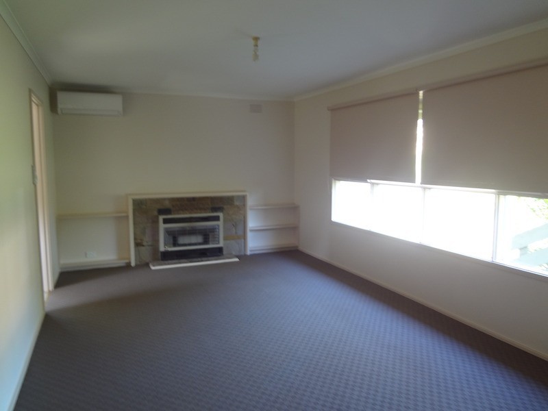 79 Dryden Concourse, Mooroolbark VIC 3138