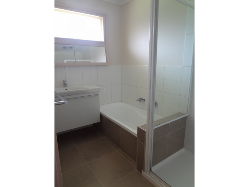 79 Dryden Concourse, Mooroolbark VIC 3138