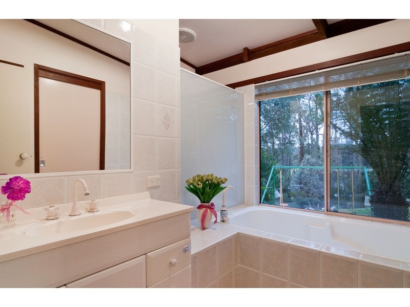 15-17 Haynes Street, Silvan VIC 3795