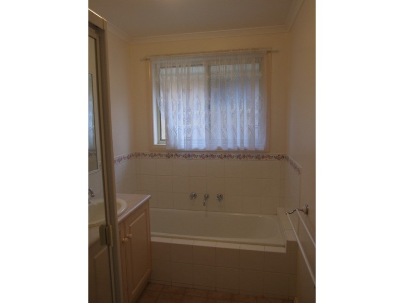 1/94 Mount Dandenong  Road, Ringwood VIC 3134