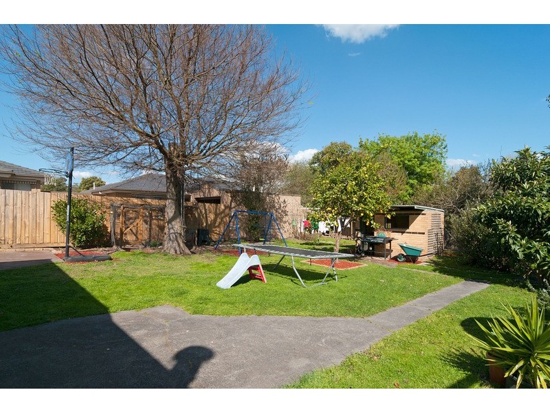13 Andrew Street, Mooroolbark VIC 3138