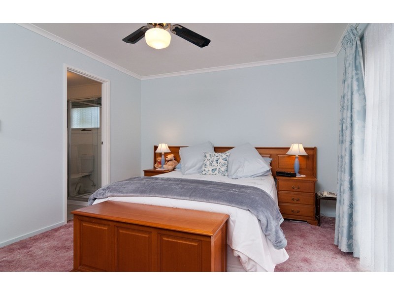 32 Alpine Way, Kilsyth VIC 3137