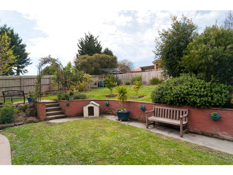 32 Alpine Way, Kilsyth VIC 3137