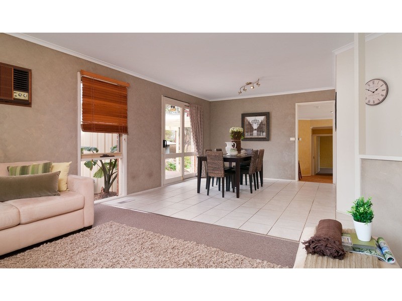 17 Highview Drive, Mooroolbark VIC 3138