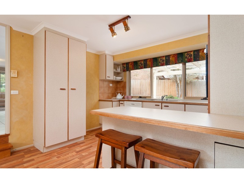 17 Highview Drive, Mooroolbark VIC 3138