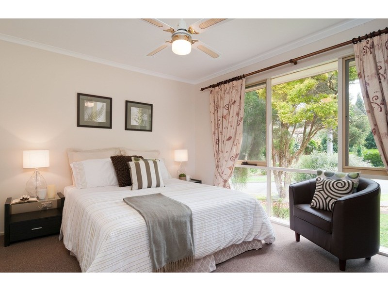 17 Highview Drive, Mooroolbark VIC 3138