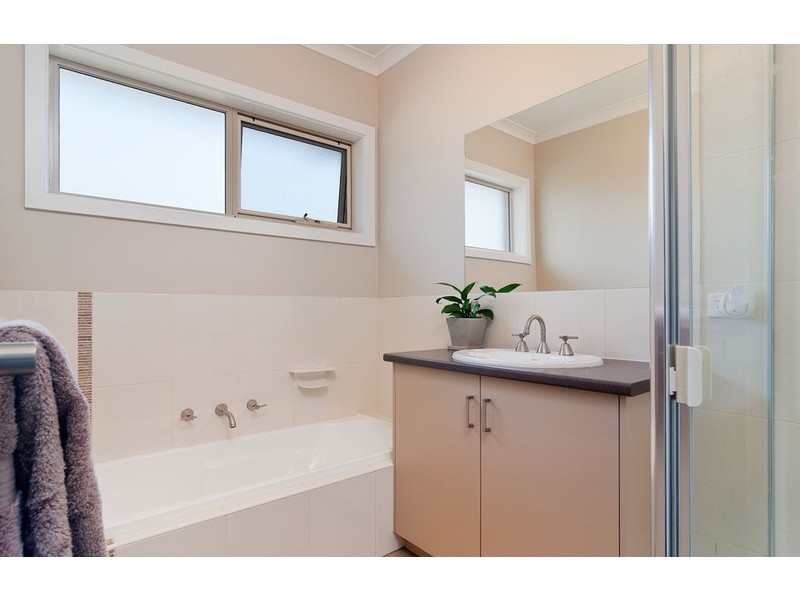 5a Lawson Road, Mooroolbark VIC 3138