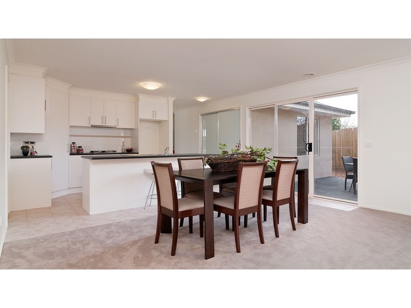 2/6 Numeralla Street, Mooroolbark VIC 3138