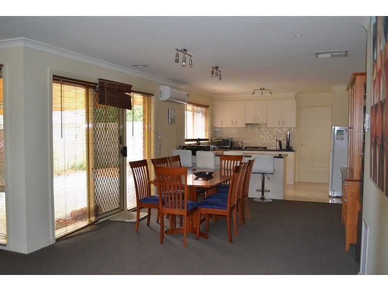 2/36  Blackburn Road, Mooroolbark VIC 3138