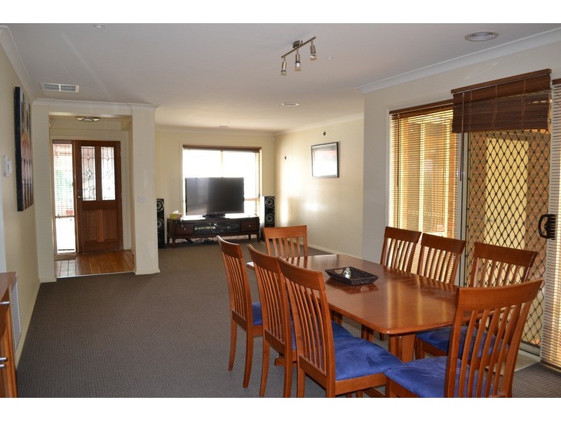 2/36  Blackburn Road, Mooroolbark VIC 3138