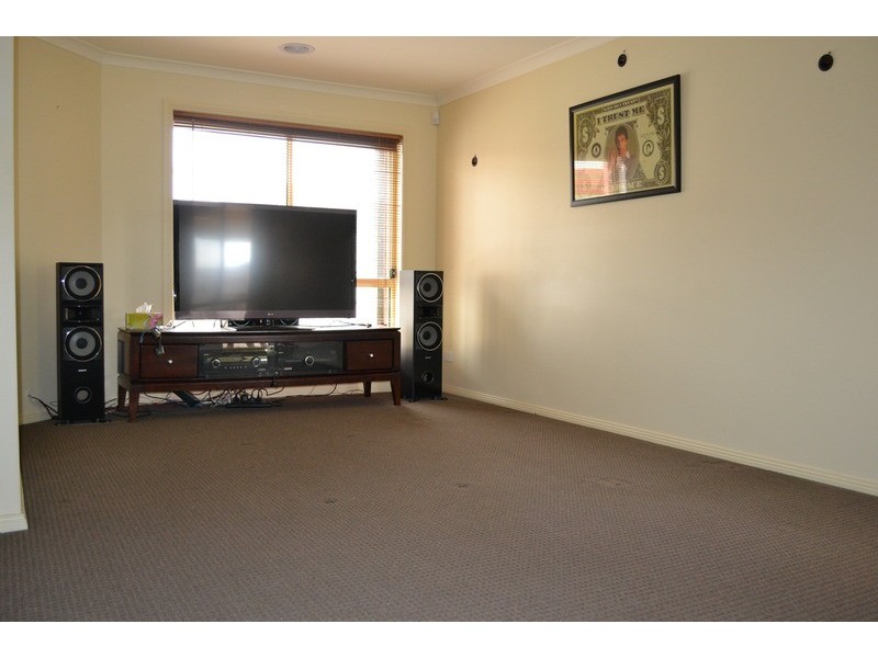 2/36  Blackburn Road, Mooroolbark VIC 3138