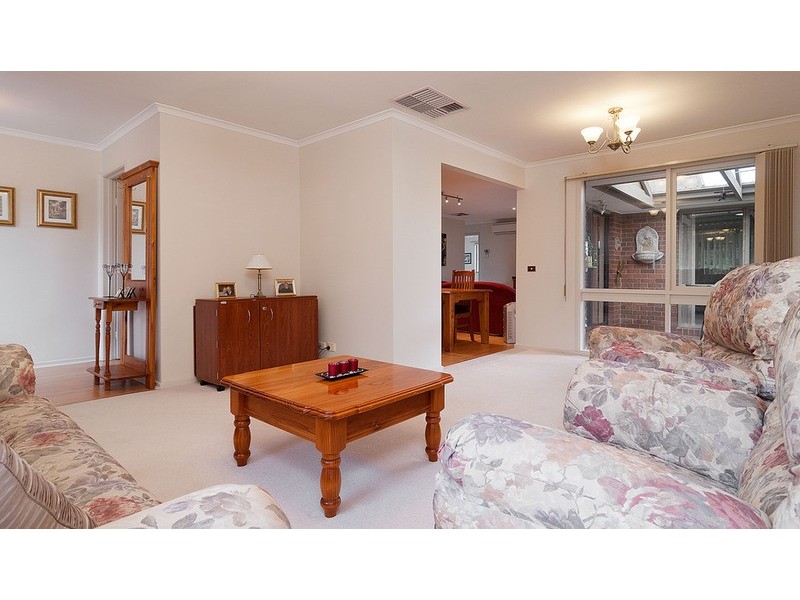 12 Blaxland Court, Mooroolbark VIC 3138